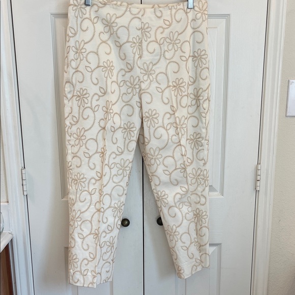 Jones New York Beige Floral Embroidered Cropped Pants - Picture 1 of 3